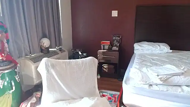 mycock2474u online show from November 18, 6:12 pm