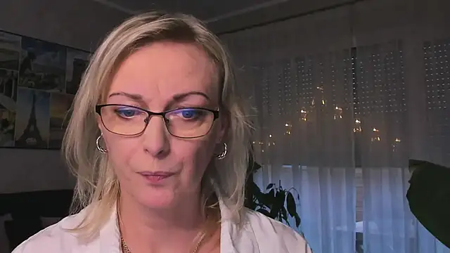 vanessa chat online show from December 5, 2:22 pm