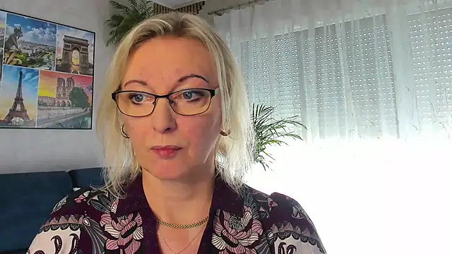 vanessa chat online show from May 17, 1:40 pm