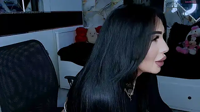 Snapshot of mistress_meryem chatting on November 19, 7:19 am mistress meryem online show from November 19, 7:19 am