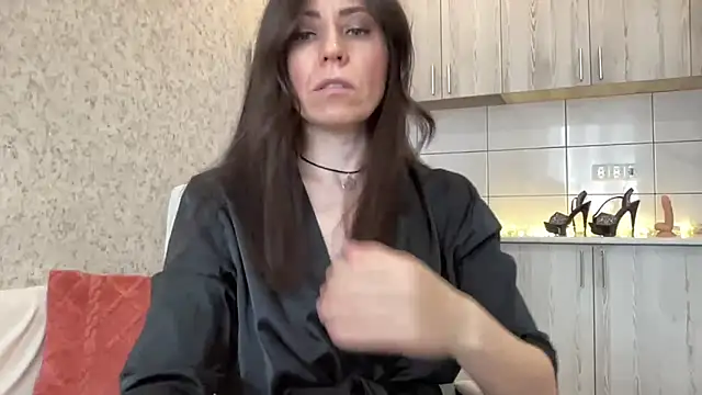 Snapshot of HotyWinter chatting on April 4, 5:27 am HotyWinter online show from April 4, 5:27 am