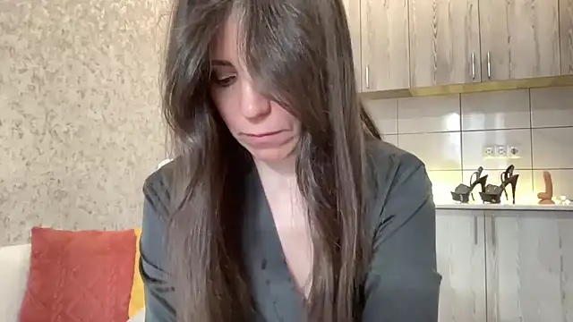 Snapshot of HotyWinter chatting on April 14, 3:45 am HotyWinter online show from April 14, 3:45 am