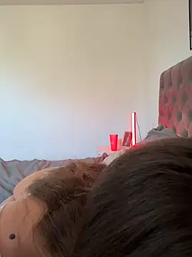 Snapshot of EllaMae chatting on April 8, 1:00 pm EllaMae online show from April 8, 1:00 pm