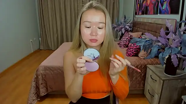 Snapshot of PollyOcean chatting on October 20, 6:14 am PollyOcean online show from October 20, 6:14 am