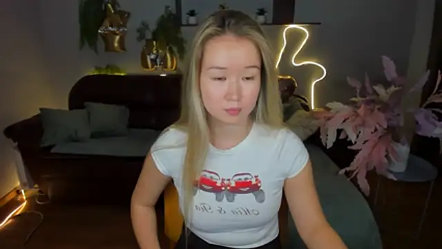 Snapshot of PollyOcean chatting on October 23, 11:31 am PollyOcean online show from October 23, 11:31 am