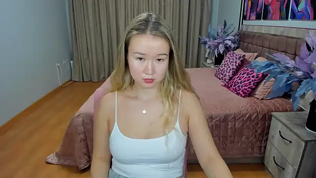 Snapshot of PollyOcean chatting on November 1, 10:28 am PollyOcean online show from November 1, 10:28 am