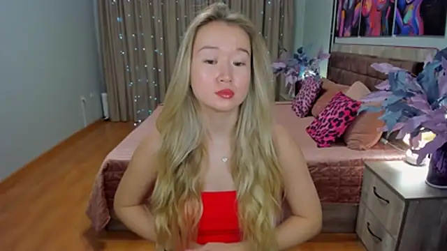 Snapshot of PollyOcean chatting on November 14, 9:52 am PollyOcean online show from November 14, 9:52 am