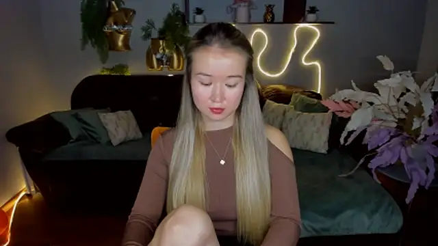 Snapshot of PollyOcean chatting on November 24, 10:59 am PollyOcean online show from November 24, 10:59 am