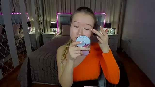 Snapshot of PollyOcean chatting on November 27, 10:50 am PollyOcean online show from November 27, 10:50 am