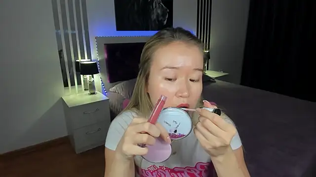 Snapshot of PollyOcean chatting on November 30, 12:53 pm PollyOcean online show from November 30, 12:53 pm