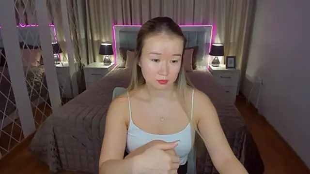 Snapshot of PollyOcean chatting on December 1, 11:04 am PollyOcean online show from December 1, 11:04 am