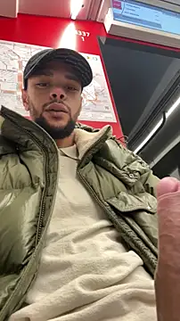 Snapshot of Lionayowe chatting on November 22, 6:51 pm Lionayowe online show from November 22, 6:51 pm