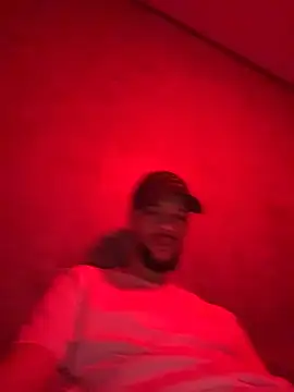 Lionayowe online show from April 5, 9:01 pm