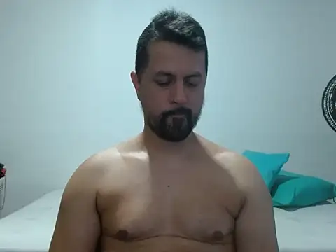 Snapshot of TRIISTAN_KING10 chatting on November 18, 10:14 pm TRIISTAN KING10 online show from November 18, 10:14 pm