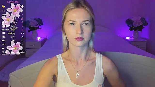 AnnaCarrera online show from September 18, 6:32 pm