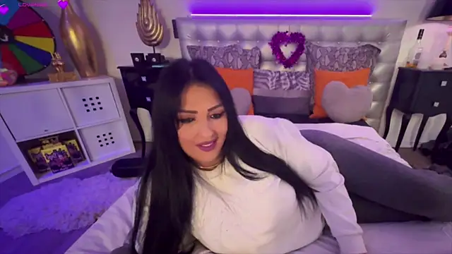 TiffanyRoxx online show from February 3, 7:30 pm