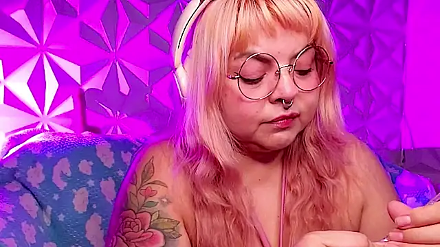 Satyn doll online show from April 7, 12:22 am