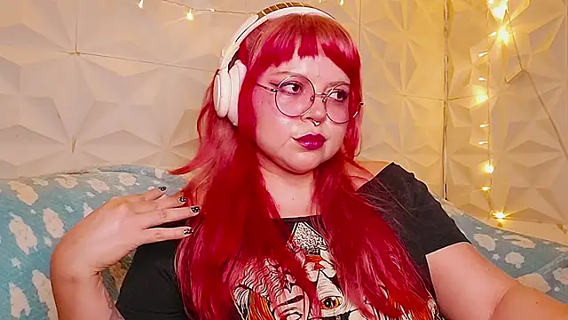 Snapshot of Satyn_doll chatting on June 18, 11:20 pm Satyn doll online show from June 18, 11:20 pm