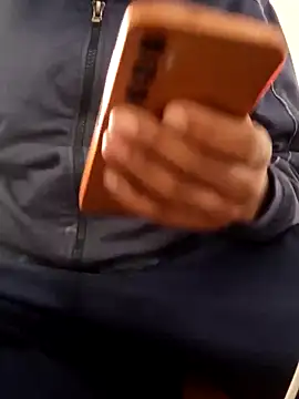 Snapshot of indianguy21 chatting on December 20, 5:36 am indianguy21 online show from December 20, 5:36 am