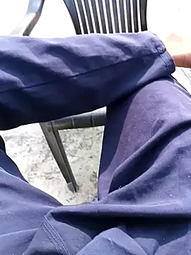 Snapshot of indianguy21 chatting on February 1, 5:49 am indianguy21 online show from February 1, 5:49 am