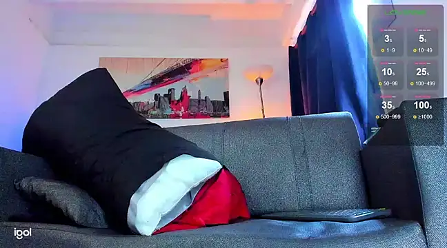 Snapshot of antonyhill chatting on December 19, 8:44 pm antonyhill online show from December 19, 8:44 pm