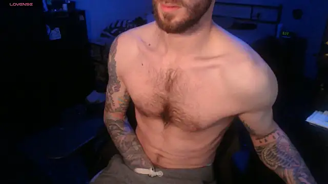 SexxxyLouis online show from November 2, 9:00 am