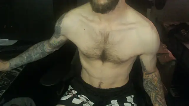 Snapshot of SexxxyLouis chatting on May 19, 7:31 pm SexxxyLouis online show from May 19, 7:31 pm