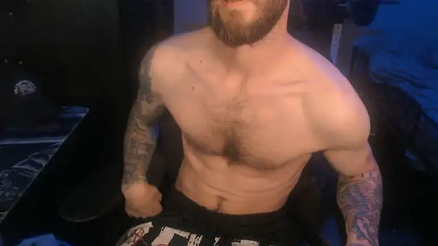 Snapshot of SexxxyLouis chatting on May 24, 8:30 am SexxxyLouis online show from May 24, 8:30 am