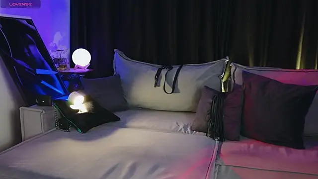 Snapshot of Fire_error chatting on November 10, 8:13 am Fire error online show from November 10, 8:13 am