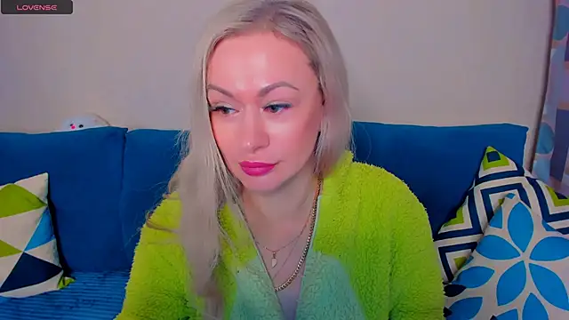 EllenMoore online show from October 15, 3:06 am