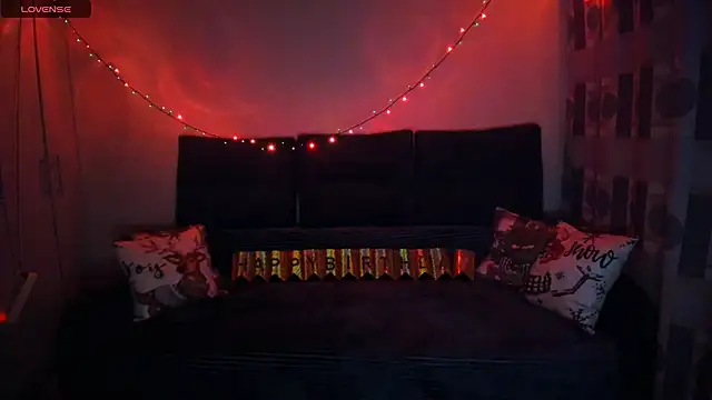 EllenMoore online show from December 15, 3:11 am