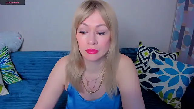 EllenMoore online show from April 15, 3:13 am