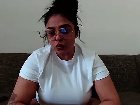 indianishkq7 online show from December 17, 7:58 am