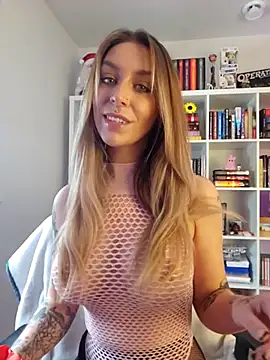 LilyOrion online show from January 8, 7:16 pm