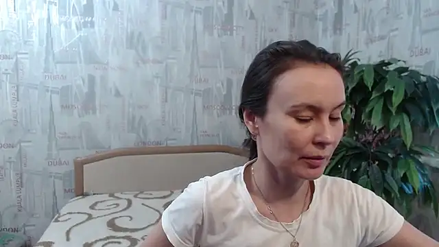 Snapshot of GinaQSoul chatting on February 16, 11:06 am GinaQSoul online show from February 16, 11:06 am