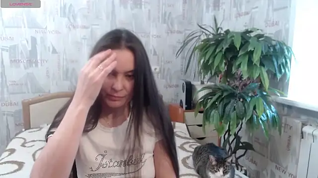 Snapshot of GinaQSoul chatting on February 27, 9:53 am GinaQSoul online show from February 27, 9:53 am