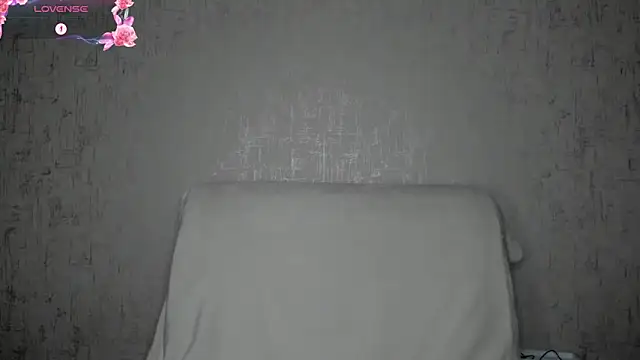 MissGulia online show from May 9, 4:17 am
