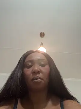 Bootyliciouse21X online show from February 21, 9:27 pm