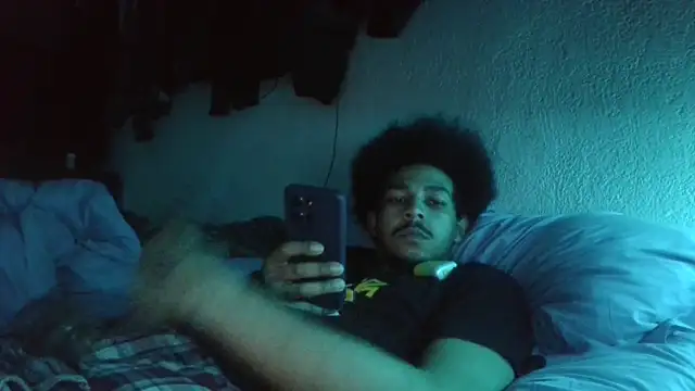 Snapshot of bigdickjojo69 chatting on January 9, 12:13 am bigdickjojo69 online show from January 9, 12:13 am