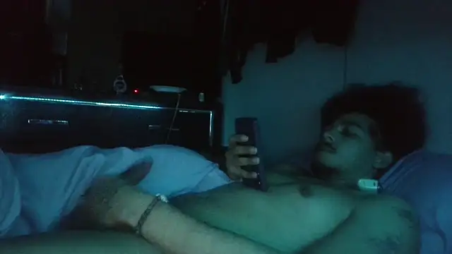 Snapshot of bigdickjojo69 chatting on January 11, 4:23 pm bigdickjojo69 online show from January 11, 4:23 pm