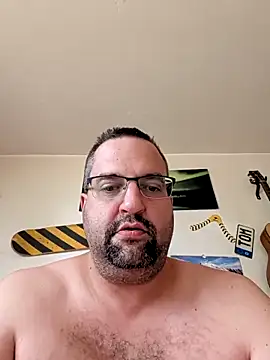 Snapshot of GerTom84 chatting on June 4, 1:39 pm GerTom84 online show from June 4, 1:39 pm