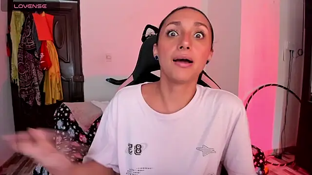 Snapshot of adrena_10 chatting on February 17, 8:48 pm adrena 10 online show from February 17, 8:48 pm