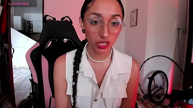 Snapshot of adrena_10 chatting on May 4, 2:24 pm adrena 10 online show from May 4, 2:24 pm