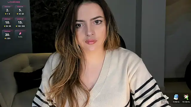 AmyWood online show from December 2, 10:28 am