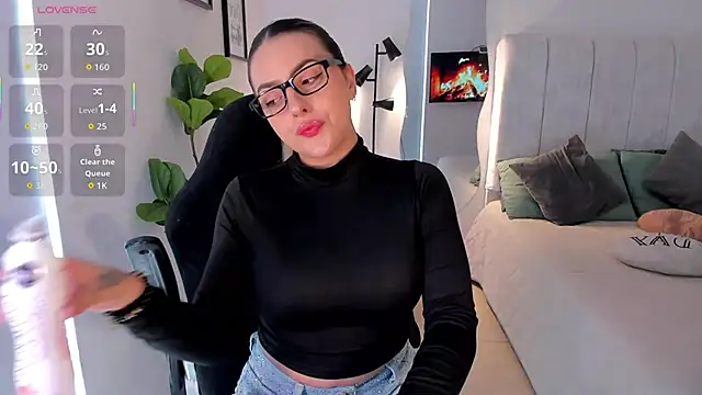 AmyWood online show from April 20, 6:53 pm