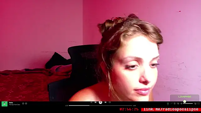 Snapshot of mskuddo chatting on November 22, 10:53 pm mskuddo online show from November 22, 10:53 pm