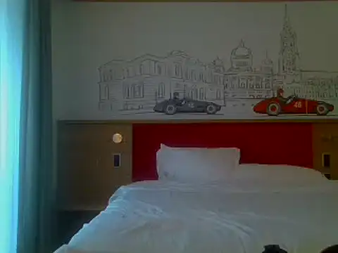 Snapshot of luanadigarda chatting on February 6, 9:22 am luanadigarda online show from February 6, 9:22 am