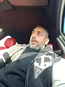 Snapshot of Daxxx111 chatting on November 18, 9:47 am Daxxx111 online show from November 18, 9:47 am