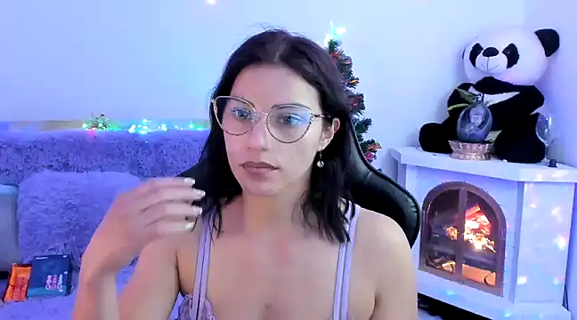 Snapshot of Arenne_rouse chatting on December 11, 7:25 pm Arenne rouse online show from December 11, 7:25 pm