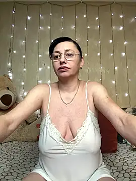 Snapshot of Amberhotqueen chatting on January 19, 8:40 am Amberhotqueen online show from January 19, 8:40 am